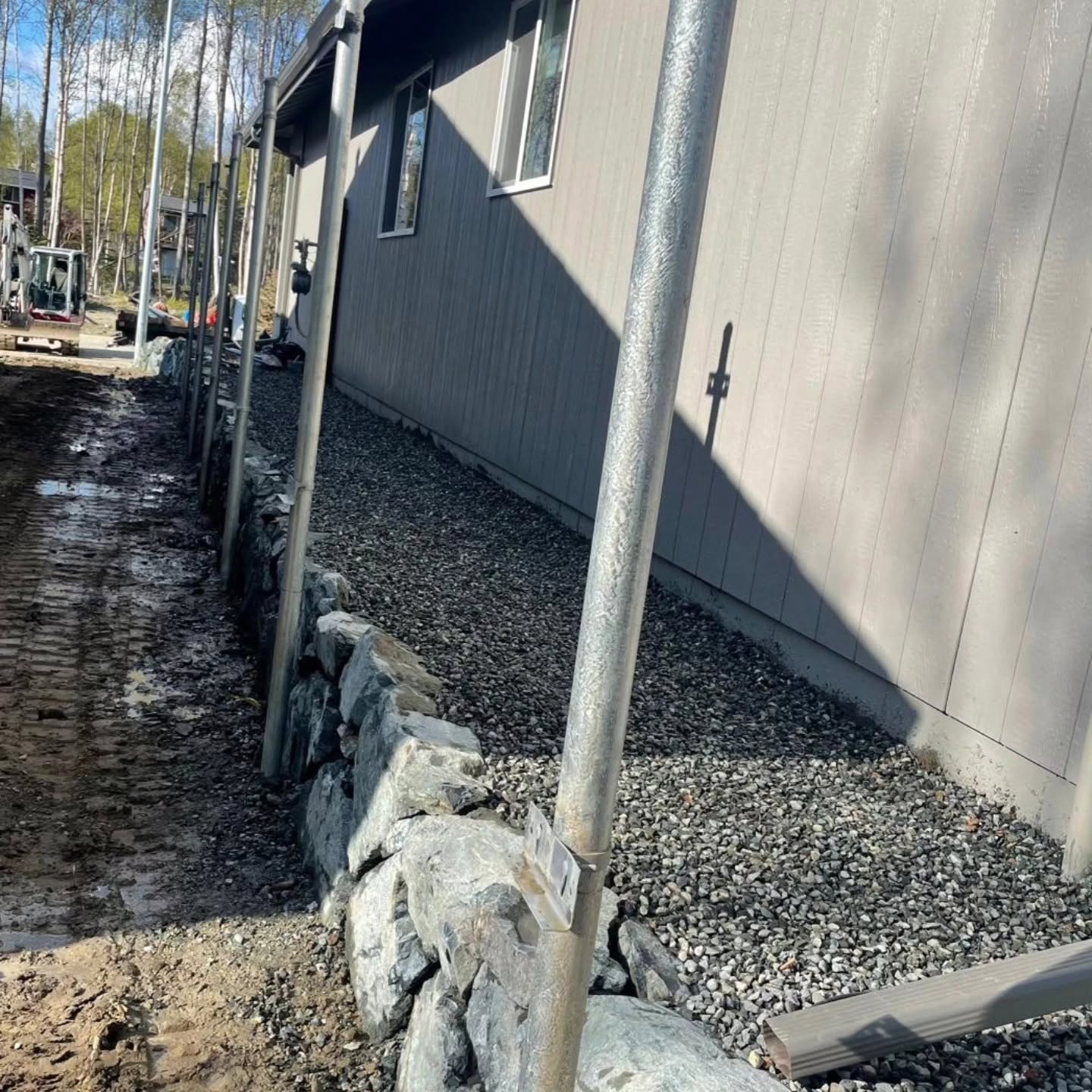 Wall & gravel finish